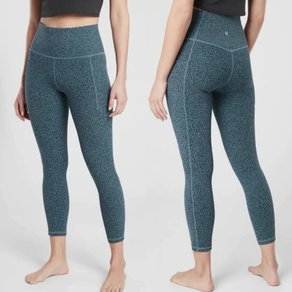 NWOT Athleta Salutation Stash Pocket II Textured 7/8 Tight Womens